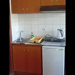شقة Stefanos